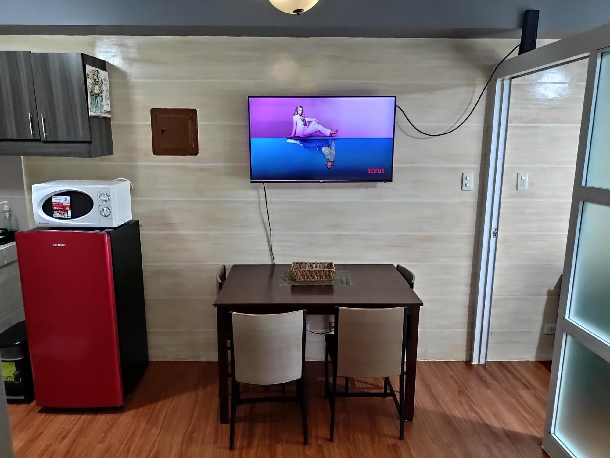 Tagaytay Staycation By Naya And Darla W Free Swimming Pool, Wifi & Netflix Tagaytay City Exterior foto